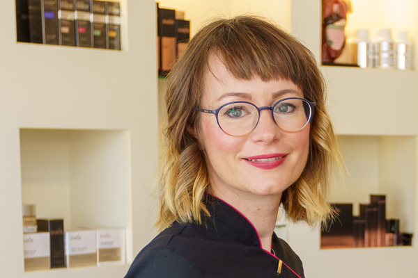 Karoline Biermann in ihrer Kosmetik-Praxis